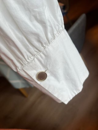 Camisa Zara blanca abullonada mujer