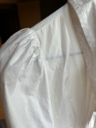 Camisa Zara blanca abullonada mujer