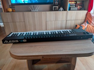 Controlador MIDI Alesis VI61