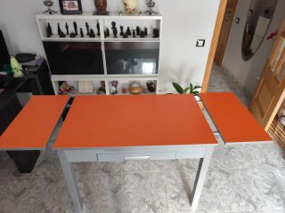Mesa de cocina y 2 sillas
