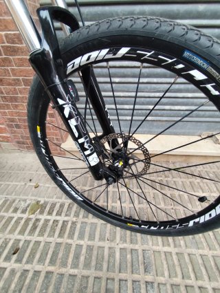 Bicicleta GT Avalanche Negra