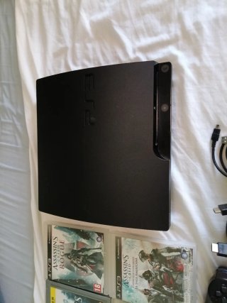 PS3 Slim 320GB + Saga Completa Assassin's Creed