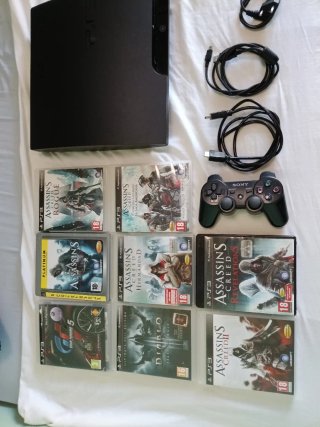 PS3 Slim 320GB + Saga Completa Assassin's Creed