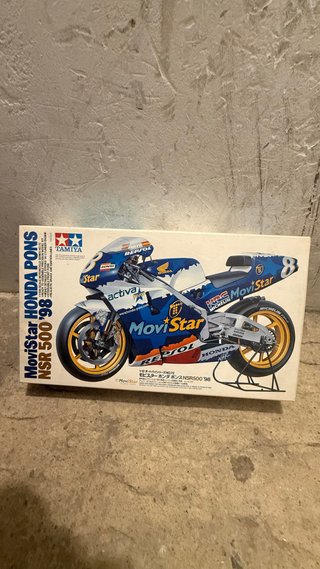 Maqueta Tamiya Honda NSR500 Movistar 1998 1/12