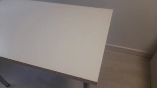 Mesa de escritorio blanca