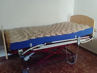 Cama articulada eléctrica con colchón de aire