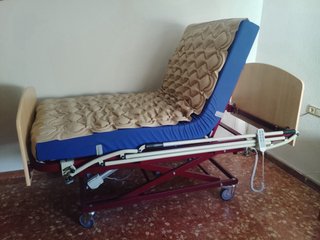 Cama articulada eléctrica con colchón de aire