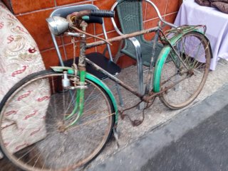 Bicicleta antigua para restaurar
