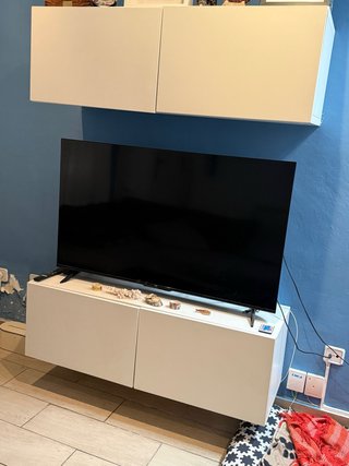 Mueble TV flotante blanco