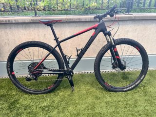 Bicicleta Cube Reaction Pro carbono