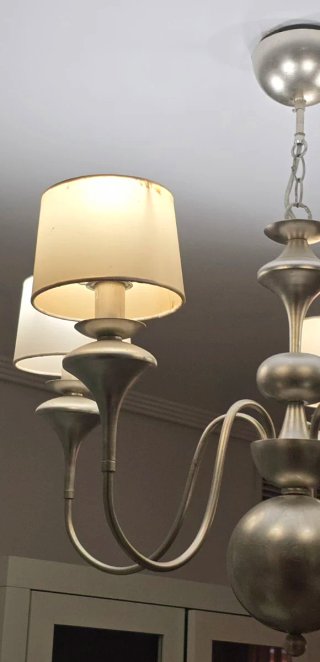 Dos lámparas  de techo salón beige y plata
