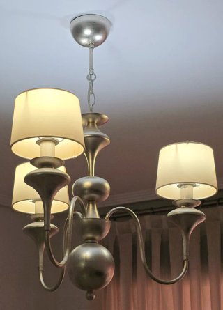 Dos lámparas  de techo salón beige y plata
