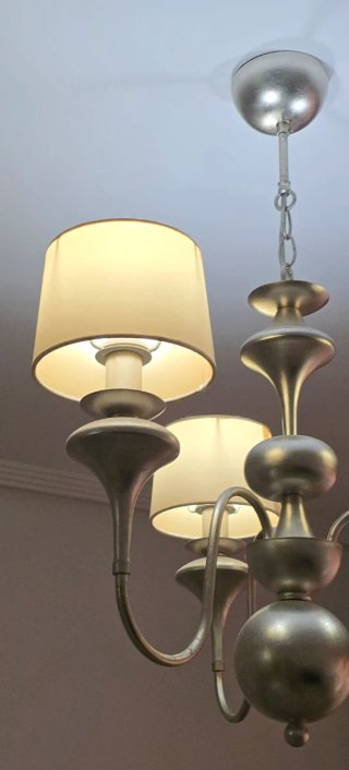 Dos lámparas  de techo salón beige y plata
