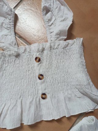 Conjunto blanco talla 7 y conjunto rojo 6-7-8 años