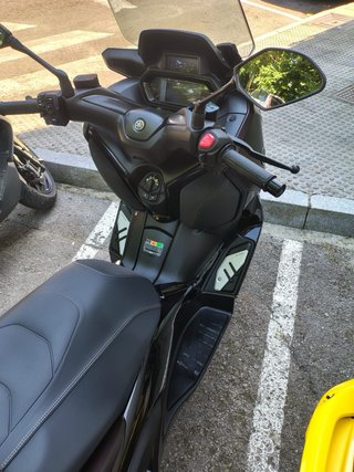 Yamaha XMAX 125 Tech MAX Dark Magma