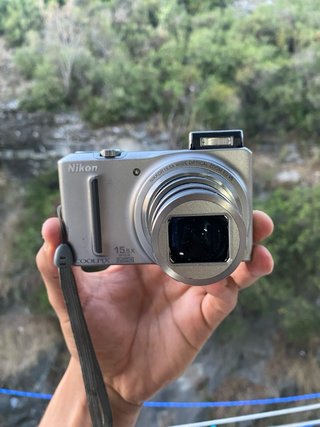 Nikon Coolpix S9050 Plata