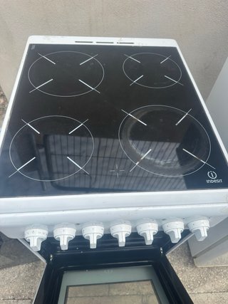 Cocina Eléctrica Indesit Blanca