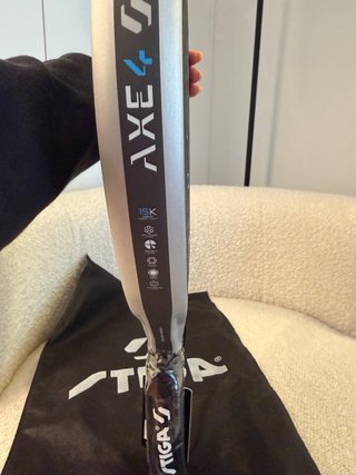 Pala de pádel STIGA AXE 4
