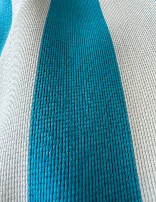 Falda Purificación García rayas azul y blanco