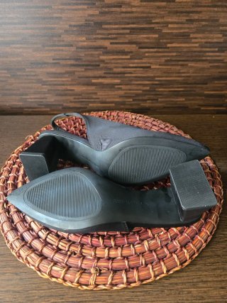 Zapatos Slingback Negros Stradivarius