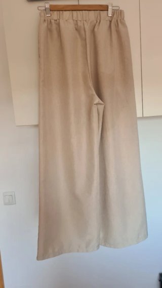 Conjunto chaqueta y pantalón beige
