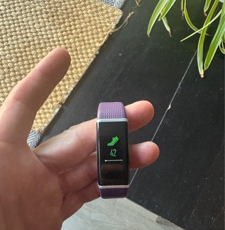 Reloj Digital Morado y Negro
