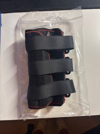Muñequera Orliman Manutec Negra  (Mano Izq)