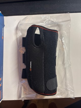 Muñequera Orliman Manutec Negra  (Mano Izq)
