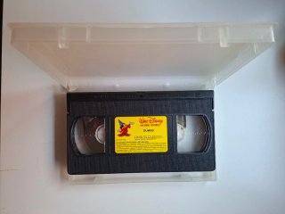 Dumbo en VHS en español