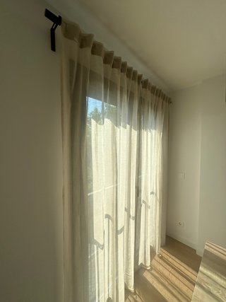 Pack Cortinas Beige y Barra Negra