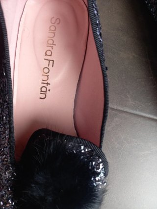 Zapatos Sandra Fontán Brillantes con Pompón