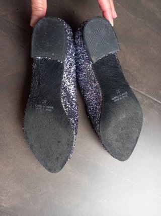 Zapatos Sandra Fontán Brillantes con Pompón