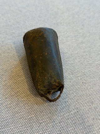 Cascabel de latón hecho a mano
