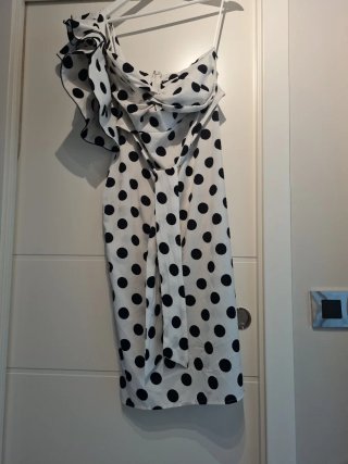 Vestido asimétrico lunares nuevo muy elegante