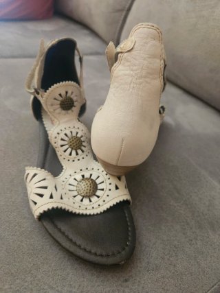 Sandalias Pikolinos Blancas y Doradas