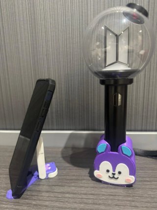 Pack Soporte Lightstick y Móvil BTS BT21 Mang