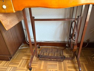 Máquina de coser Alfa antigua