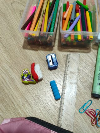 Estuche escolar completo.