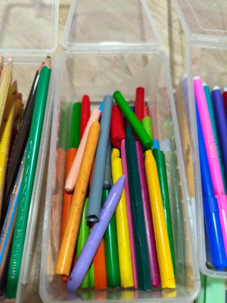 Estuche escolar completo.