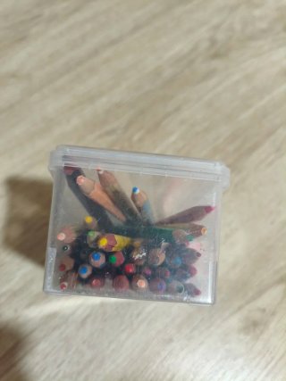 Estuche escolar completo.