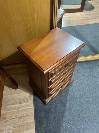 cabecero, mesillas y  espejo madera maziza