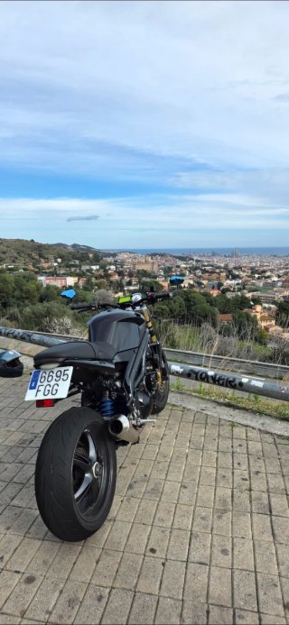 Triumph Speed Triple 1050 Negra