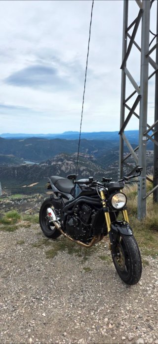 Triumph Speed Triple 1050 Negra