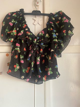 Blusa corta verano estampado fresas