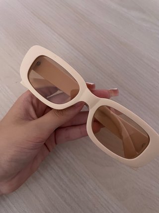 Occhiali da sole beige e marroni