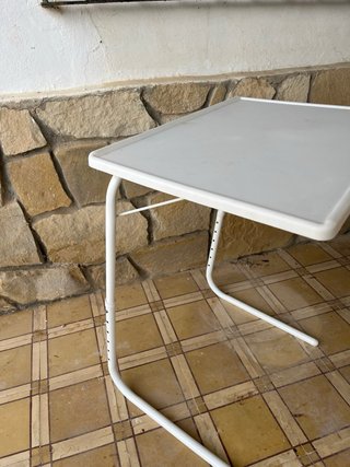 Mesa auxiliar blanca plegable