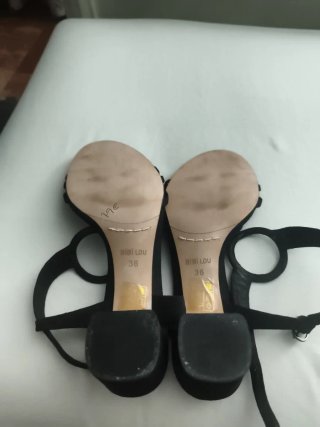 Sandalias Bibi Lou Negras con Pedrería
