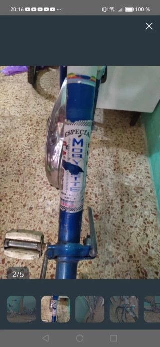 Bicicleta Clásica Azul y Blanca