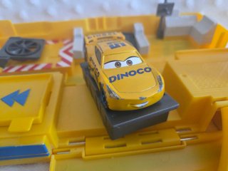 Camión Dinoco 51 Cruz Ramirez cars disney pixar