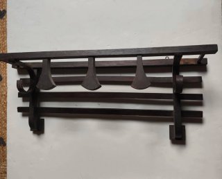 Perchero antiguo de madera para pared